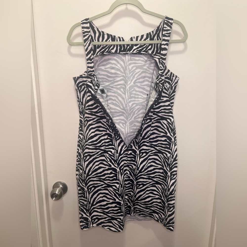 California Concepts Vintage Zebra Print Sleeveless Pencil Dress. - Picture 3 of 8
